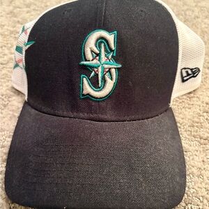 White and Teal Seattle Mariners Embroidered Baseball Cap